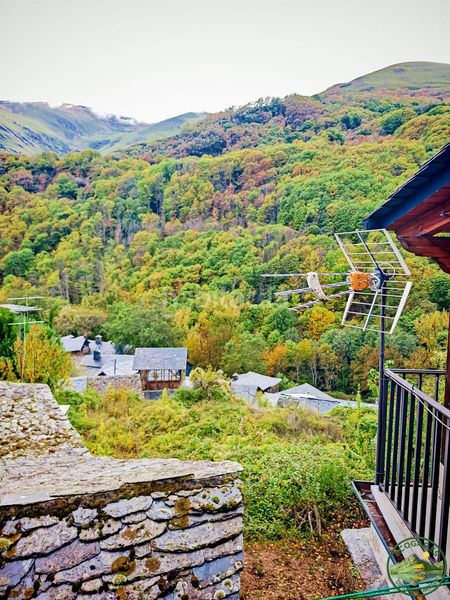 Foto 0740d69d-ee7d-4655-829b-e978b56ed853. Chalet con riscaldamento in Área Rural Sur Ponferrada
