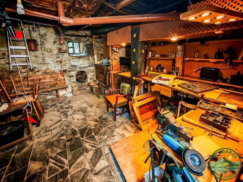 Foto eebaea5b-56d1-47e2-8953-899f0e1facf9. Chalet con riscaldamento in Área Rural Sur Ponferrada