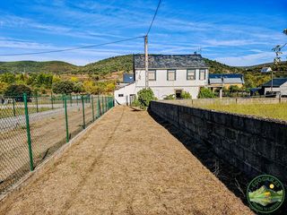 Xalet a Carucedo. Se vende casa en carucedo, a un paso del lago y de las médulas
