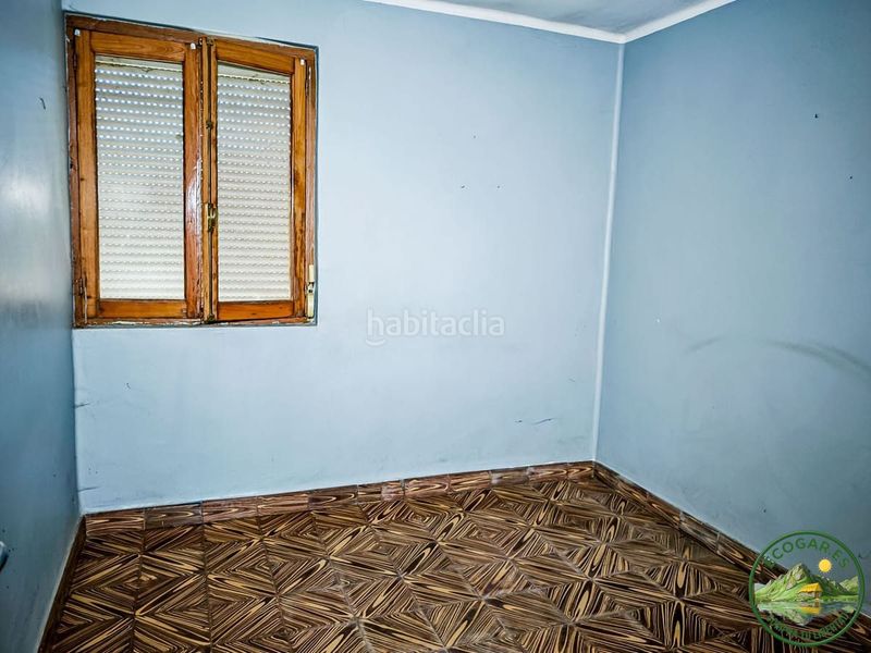 Foto dee8bcfc-9075-4049-95a4-63680a68427b. Xalet amb calefacció aparcament a Carucedo