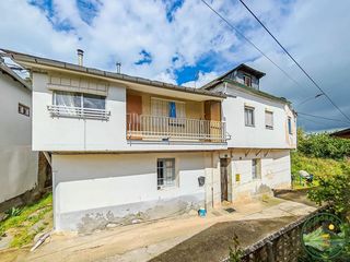 Xalet a Arganza. Se vende casa de piedra en arganza el bierzo, ideal para dos fam