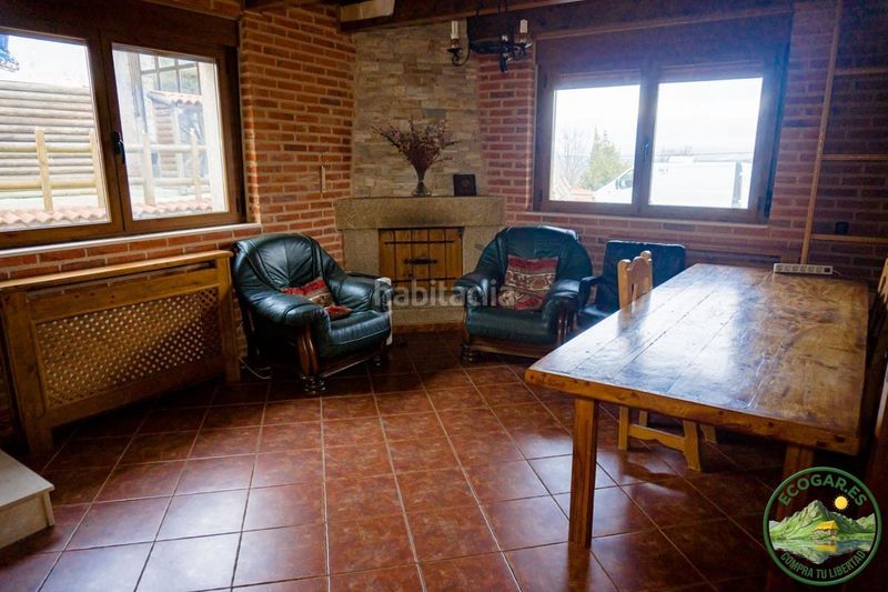 Foto d2dc6e2b-011b-4017-ab1c-4e23e790a8ac. Casa amb calefacció aparcament piscina a Villagatón