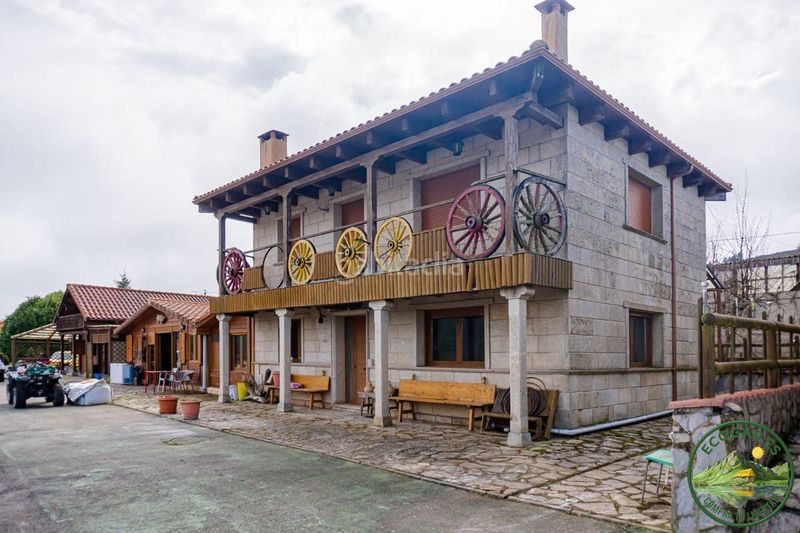Foto ec4a0894-b51b-4afe-aa74-c711feb9b0b4. Casa amb calefacció aparcament piscina a Villagatón
