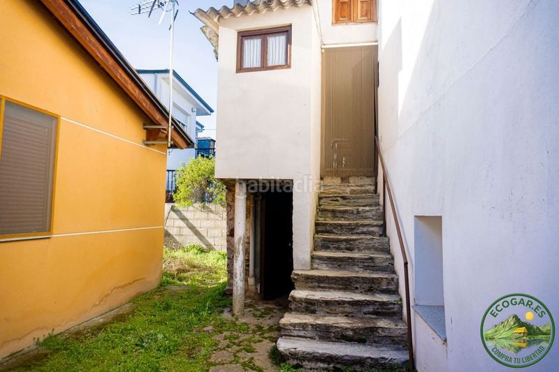 Foto fbb8ccf4-0785-4883-b3ef-6f04a095cae8. Chalet in Villafranca del Bierzo