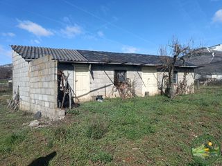 Country house in Noceda. Se vende finca con caseta en noceda