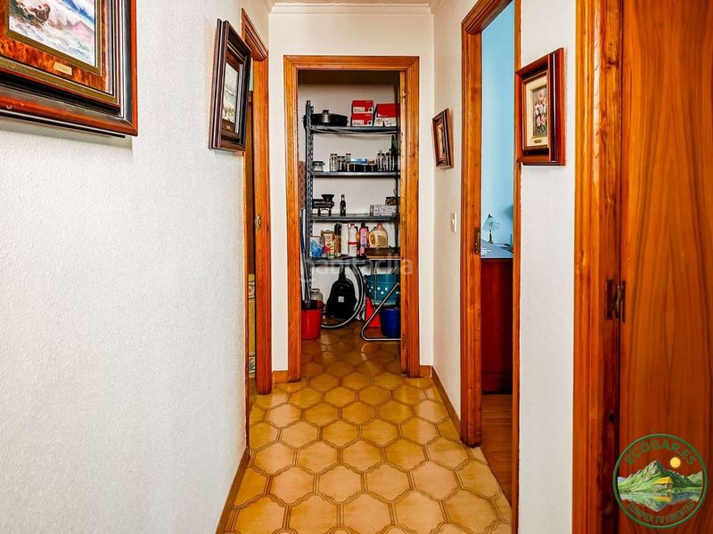 Foto 1a2ea471-e5bc-4d07-8c77-41f5391d831b. Chalet se vende amplísimo chalet en Cacabelos