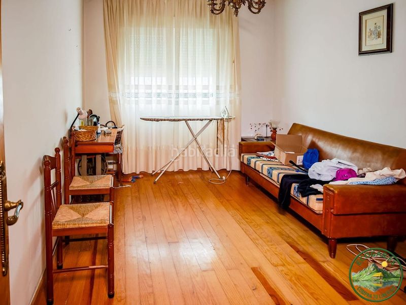 Foto a0bd4118-c059-4124-9758-dd224e8cea04. Chalet se vende amplísimo chalet en Cacabelos
