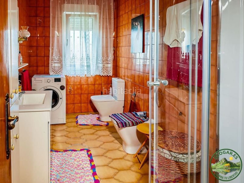 Foto aaf50416-f1b4-4942-8ce5-5815557c4b4d. Chalet se vende amplísimo chalet en Cacabelos