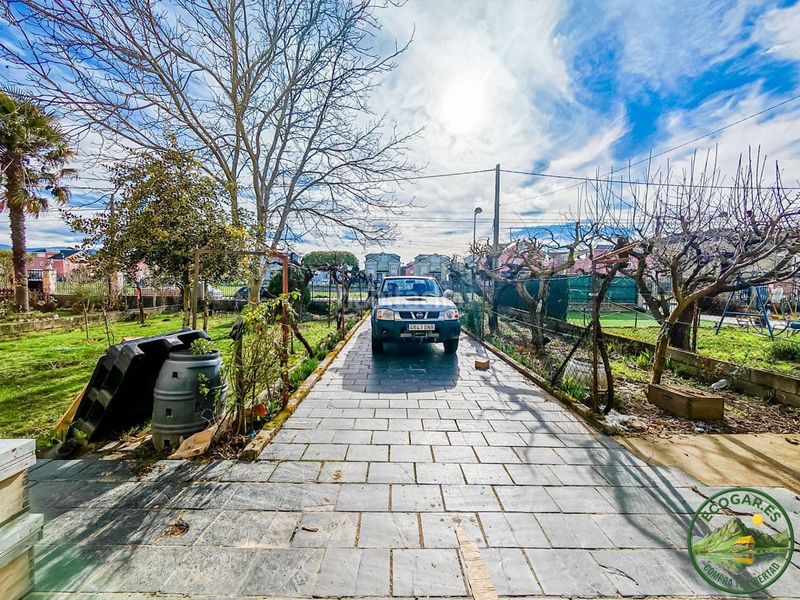 Foto ab8c490a-a091-40e1-9d1f-6bcf4590243f. Chalet se vende amplísimo chalet en Cacabelos