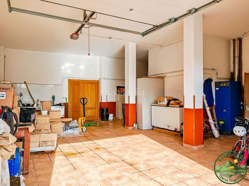 Foto d376076f-22b4-4154-aa49-dc7f376c6f46. Chalet se vende amplísimo chalet en Cacabelos