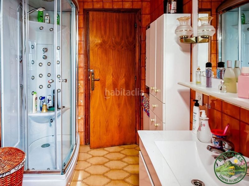 Foto f9823294-018f-4898-a651-90c3c06a4438. Chalet se vende amplísimo chalet en Cacabelos