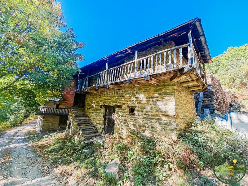 Foto b7b672df-31ef-4819-a2a2-4fe1b9578553. Casa adossada a Área Rural Sur Ponferrada