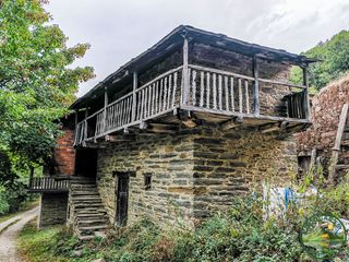 Reihenhaus in Área Rural Sur. Casa de piedra para restaurar en palacios de compludo