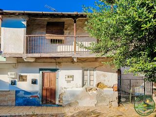 Semi detached house in Camponaraya. Se vende casa para reformar en camponaraya el bierzo