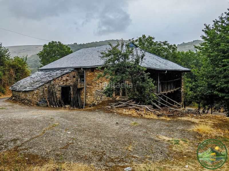 Foto 815ad951-2437-4e57-aff2-9982ee08b1c5. Casa adossada a Trabadelo
