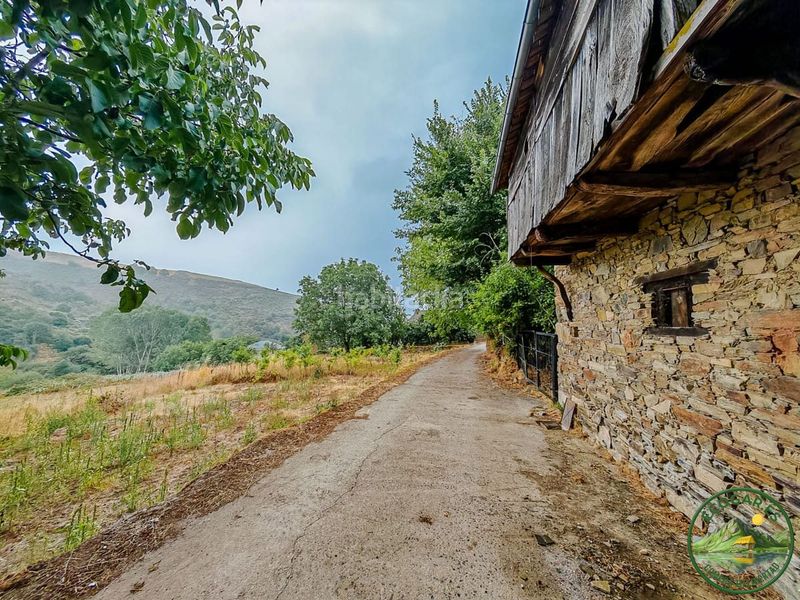 Foto dc7b33ba-b1a8-4ab1-8011-6c3495177970. Casa adossada a Trabadelo