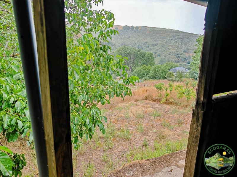 Foto fddab8a3-d50f-4933-920f-da118a8f6567. Casa adossada a Trabadelo