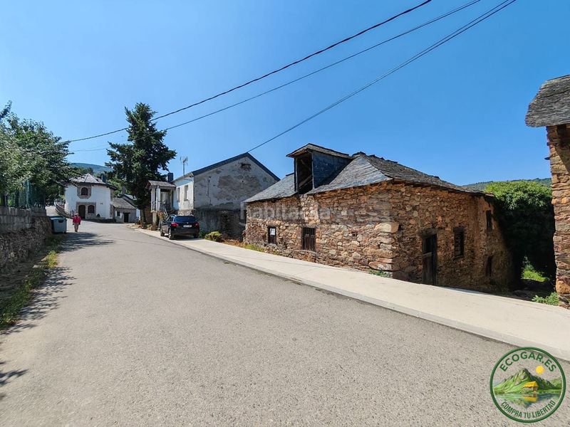 Foto dee3d411-6f03-4b27-b247-a206ec6a007e. Casa adossada a Toreno