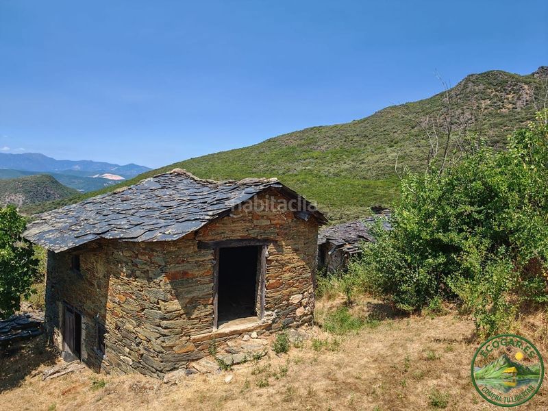 Foto fd89b36f-c9fc-4e35-ac9d-31a130fb9cba. Casa adossada a Borrenes