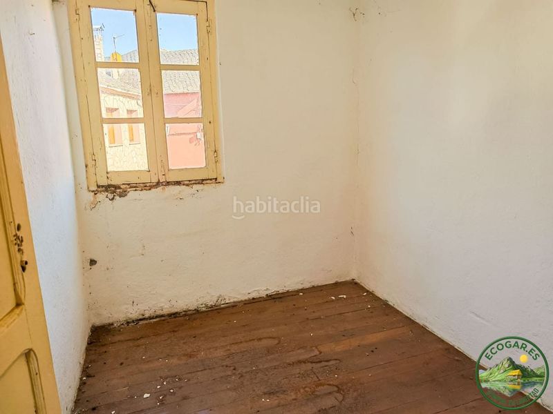 Foto 2469c4a9-b561-4e95-a50d-fe568045e52f. Casa adossada a Castropodame