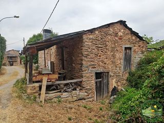 Casa adossada a Borrenes