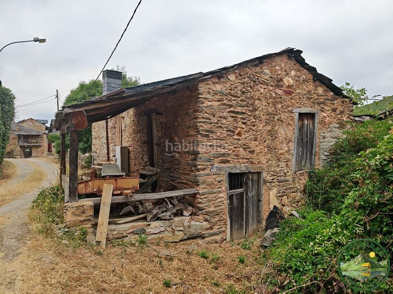 Foto 31ccf9b2-6c92-4f4b-8c43-b2ccc66e7780. Casa adossada a Borrenes