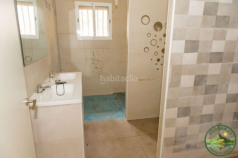 Foto cd3d6c5c-796f-4daf-a1b6-5749a395296d. Casa amb aparcament a Vega de Valcarce