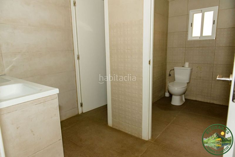 Foto dae4f6b9-8feb-4726-8de8-ebd9b71d09ed. Casa amb aparcament a Vega de Valcarce