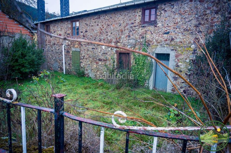 Foto 3f5c2ea6-e147-4b26-993e-3cdeefbed7d0. Xalet amb calefacció a Castropodame