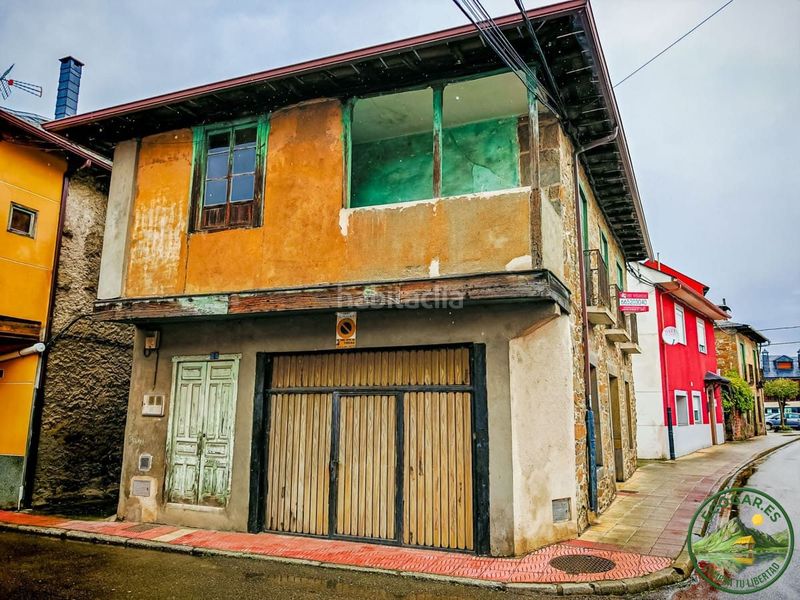 Foto a238a68a-be3e-4705-9783-2ff051982910. Casa adossada amb aparcament a Toreno