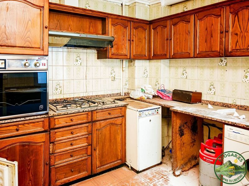 Foto 07a7b802-78c5-4992-a6a7-7c586be15eb1. Flat with heating in Flores de Sil - La Placa Ponferrada