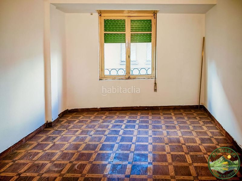 Foto 44389cd1-520b-40a2-b22b-131d4557e80d. Flat with heating in Flores de Sil - La Placa Ponferrada