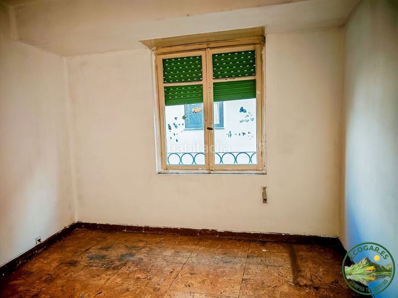 Foto d3d20f67-4a24-4d86-977e-b6f1d0d0a707. Flat with heating in Flores de Sil - La Placa Ponferrada