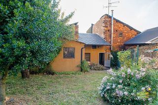 Chalet à Vega de Espinareda. Se vende preciosa casa de piedra en el espino, junto a vega de e