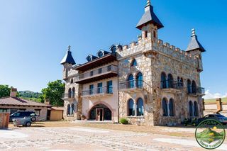 Xalet a Quintana del Castillo. Se vende impresionante castillo en san feliz, a 45 km de león