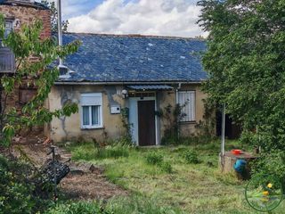 Chalet in Magaz de Cepeda. Se vende casa de pueblo de planta baja en plena montaña leonesa