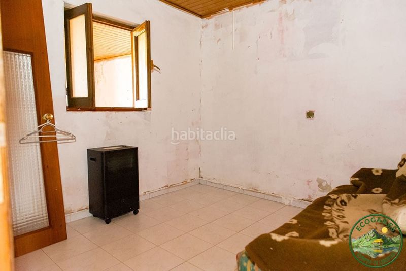 Foto fb9cd783-8241-43ff-9200-62419ec1a038. Xalet amb aparcament a Fabero