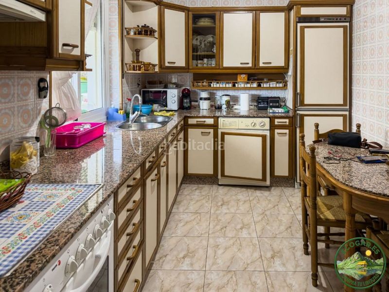 Foto 04ed947b-3670-4171-8604-34632d3d92bf. Edificio in Toreno