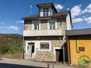 Casa  Calle cuesta torre. Casa de piedra con terreno en toreno