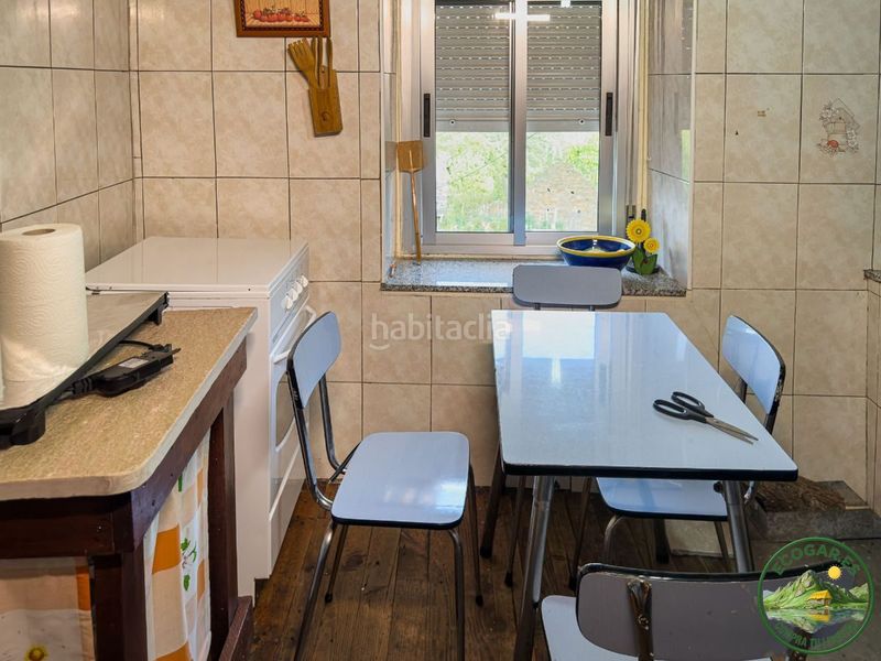 Foto 9932010b-3558-47e9-8f3c-85ddad3463d8. Casa amb calefacció a Barjas