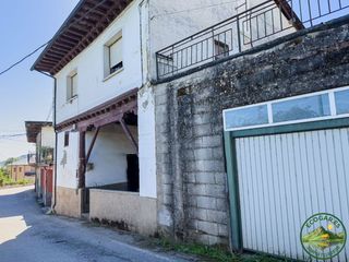 Casa  Calle campín. Piedra y vistas en corullon