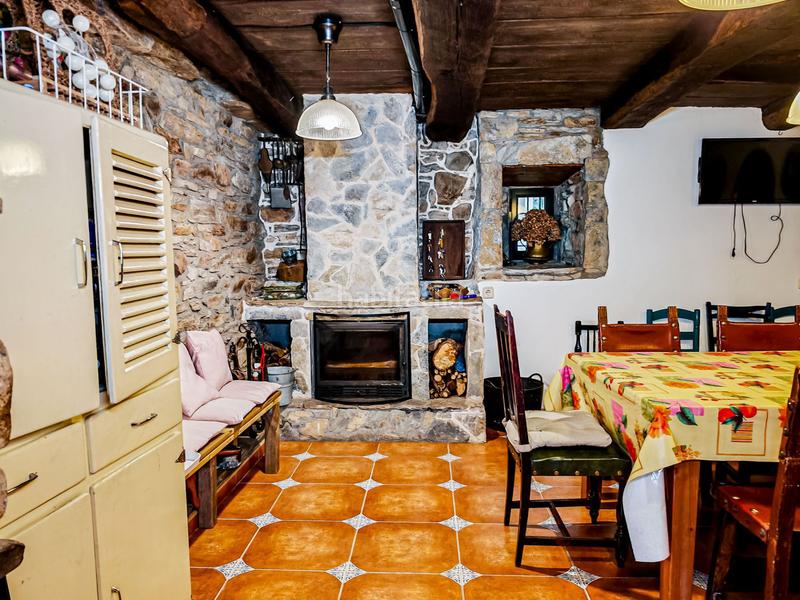 Foto a4877b40-bde9-46c0-b91b-0fac2ca693a3. Maison avec chauffage dans Barjas