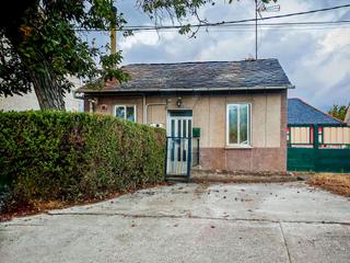 Casa en Flores de Sil - La Placa. Se vende casita de planta baja en flores del sil