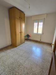 Appartement à Trobajo del camino. Piso en calle magallanes san andrés