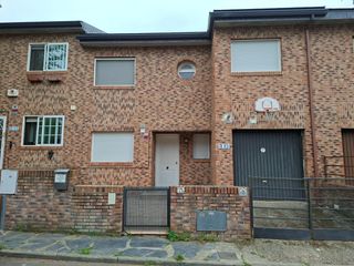 Location Maison jumelée à El Guijo-Colonia España. Vive en la mejor urbanizacion familiar de la sierra