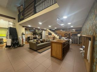 Geschäftsraum  De honorio lozano. Local comercial con escaparate y puerta de calle en honorio loza