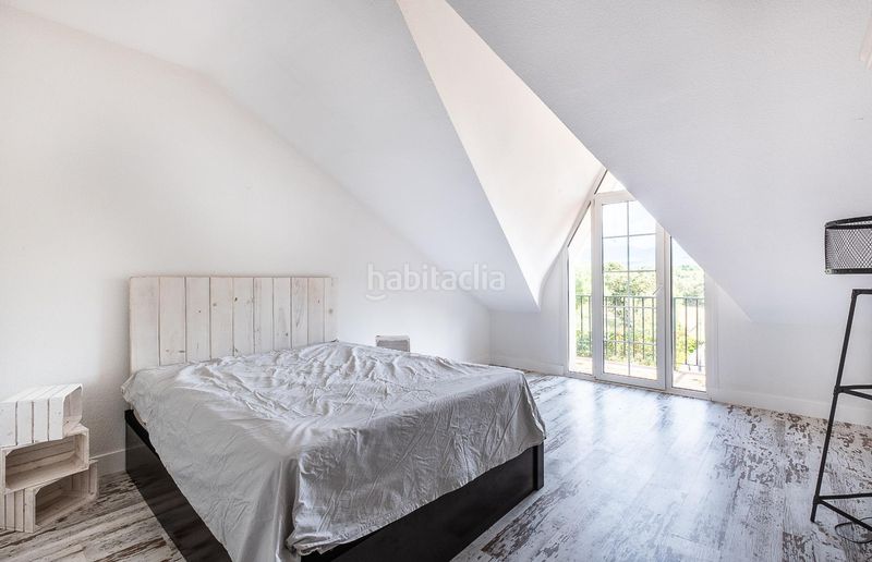 Foto 5baf79e3-e71c-44dd-92e1-d2995ab8a294. Casa aparellada amb calefacció aparcament piscina a Guadarrama