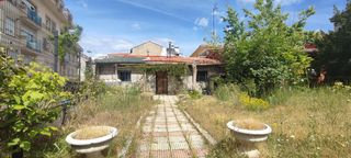 Casa a Villalba Estación. Casa independiente de una planta con jardin en centro de villalb