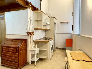Planta baja en Embajadores-Lavapiés. Estudio en venta en calle salitre