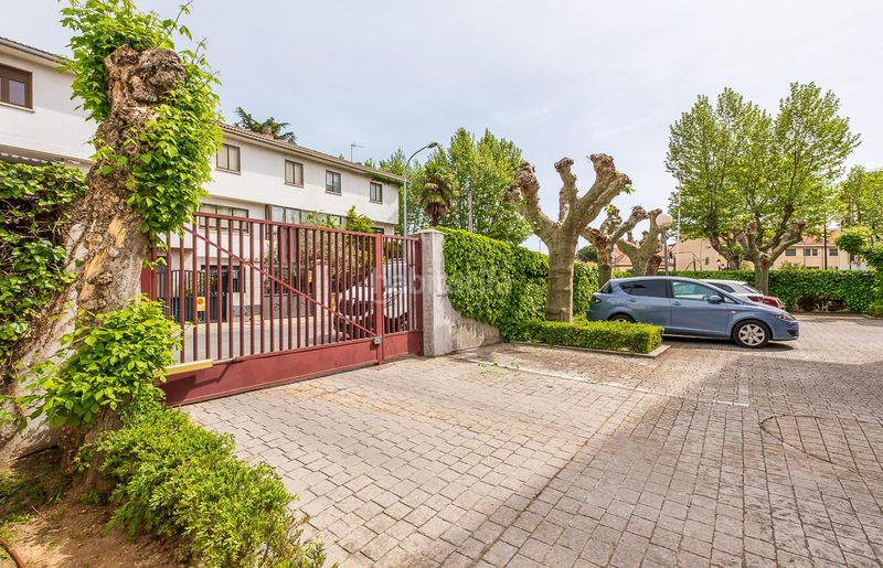 Foto e64e3dc7-9fe5-4d44-b778-9f5cf25cbdff. Duplex avec chauffage parking piscine dans Centro-Manguilla Escorial (El)
